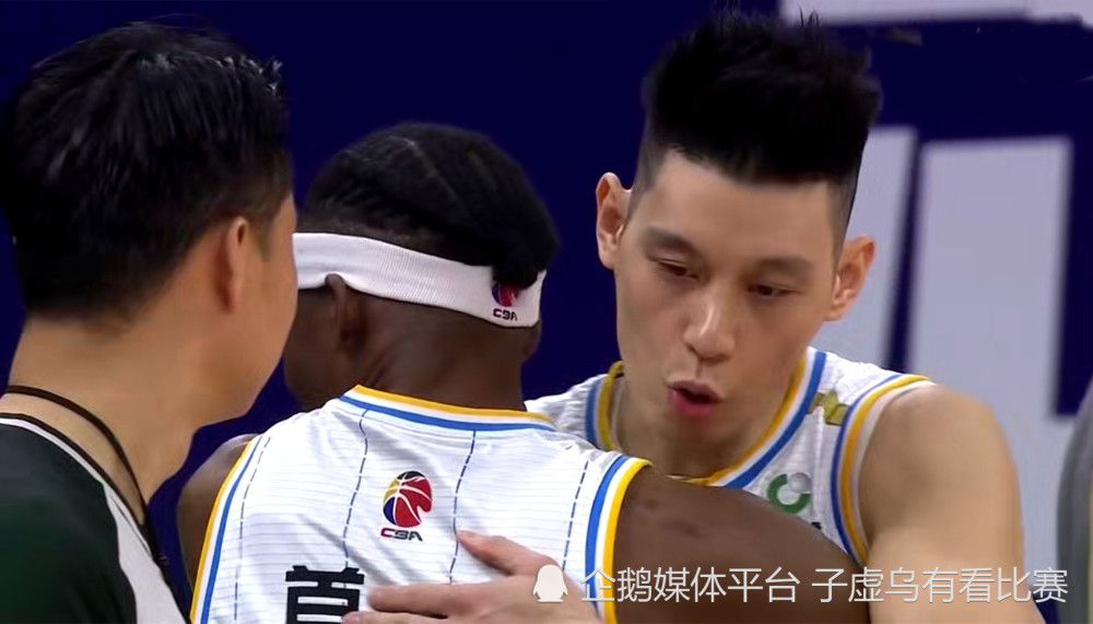 是以，《黑金》这部片子在必然水平上即是在对这一恶苦衷实的侧面揭穿，但是，导演让雅克阿诺的意图仿佛并不是在此，虽取名为《黑金》，却重点其实不在《黑金》，而在于，一种文明的解读，和，一种崇奉的转达。
